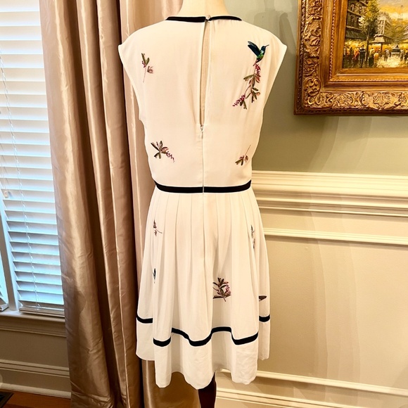 NWOT Ted Baker Iina Highgrove Embroidered Hummingbird Dress Size 3 or US 8 - Picture 5 of 5
